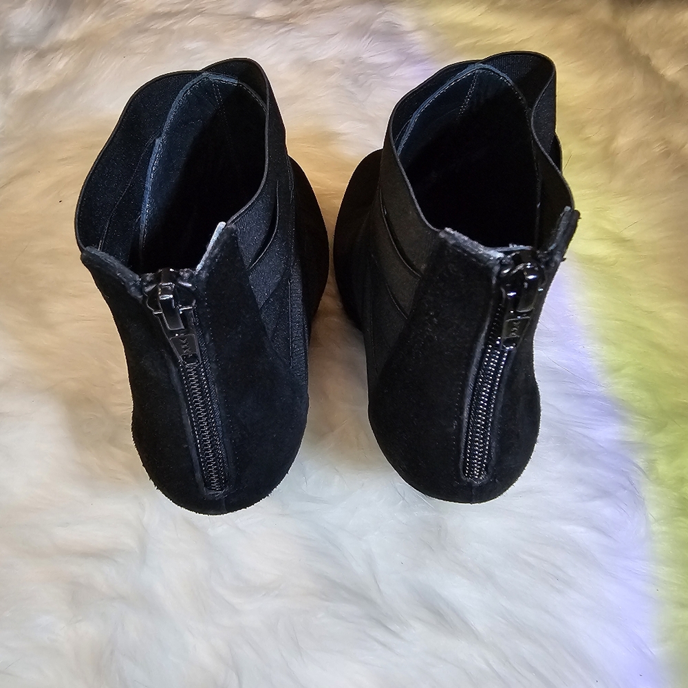 Stuart Weitzman Black Heel Ankle Boots - Picture 11 of 15
